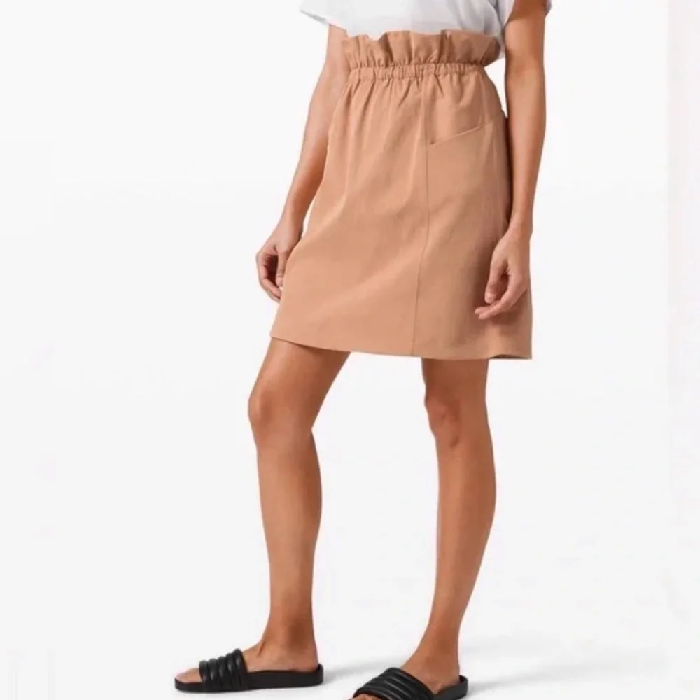 Like New Lululemon Trip Taker Paperbag Skirt Tan Size 8
